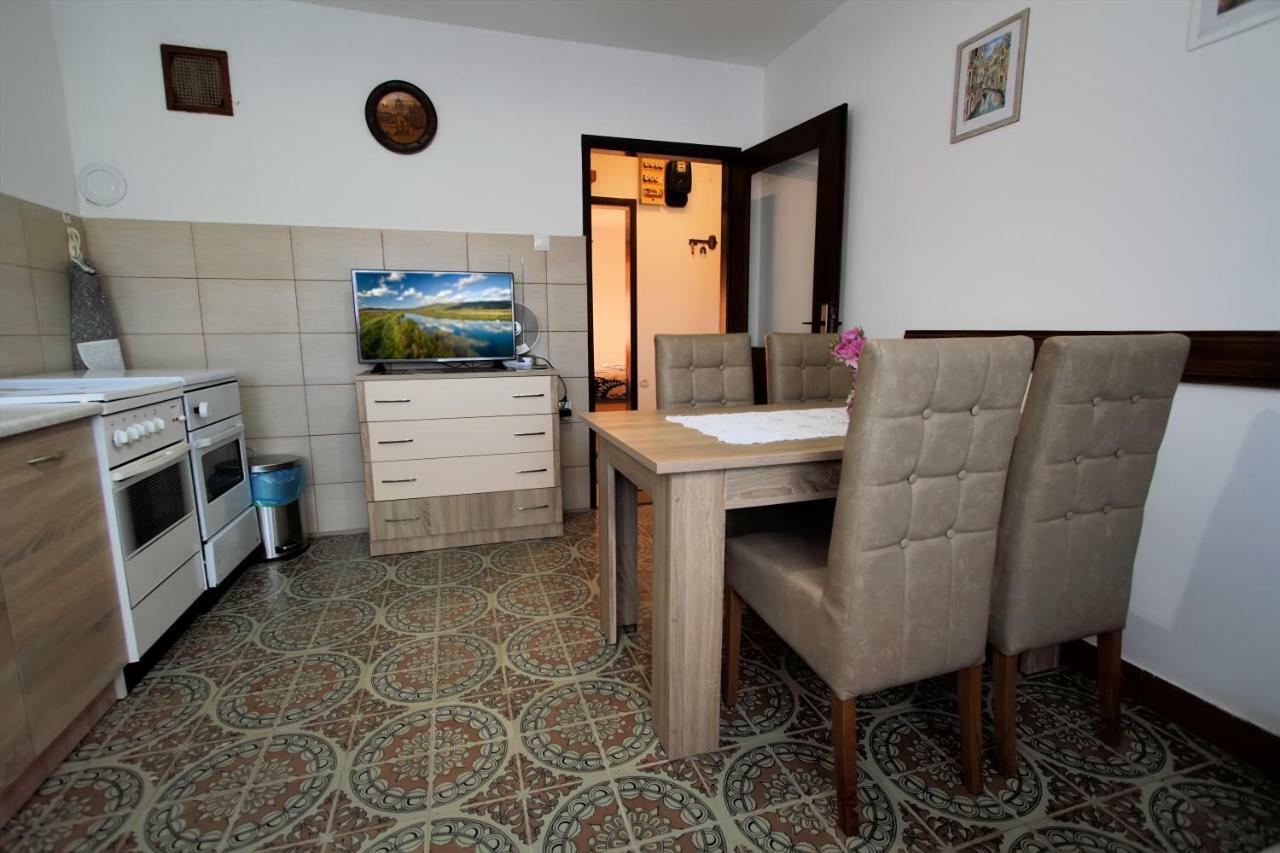 Apartamento Nikolina I Katarina Otočac Exterior foto