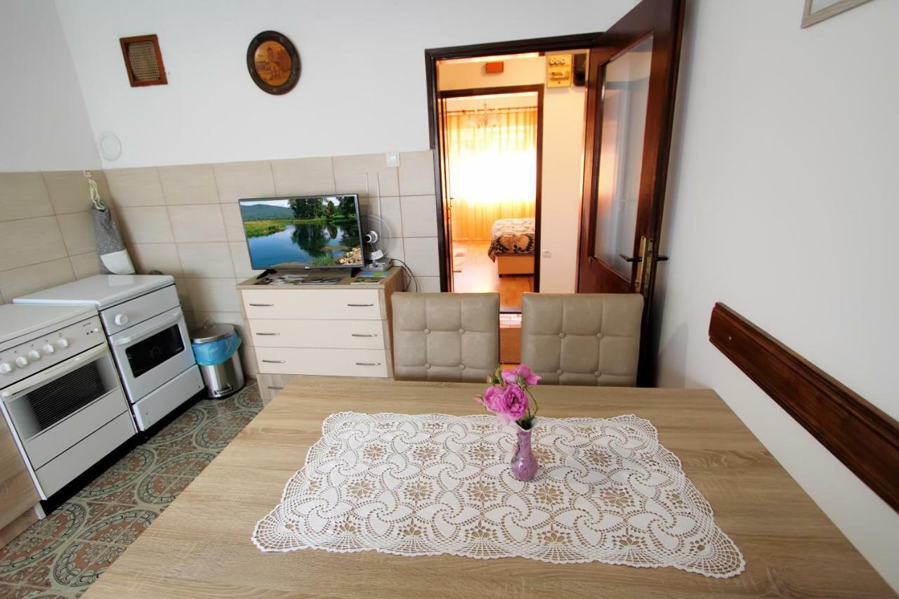 Apartamento Nikolina I Katarina Otočac Exterior foto